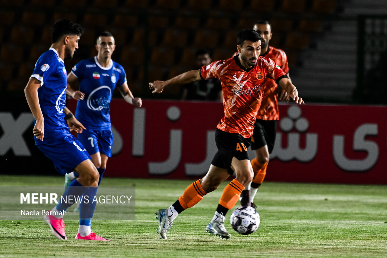 لیگ برتر فوتبال - استقلال و مس شهر بابک