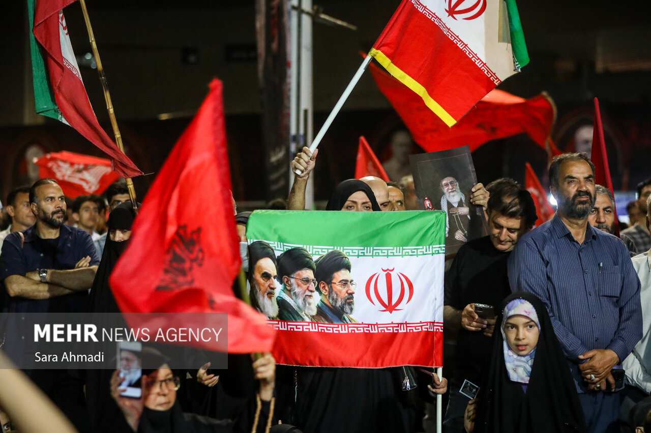 محفل اربعین تدفین رهبر شهید انقلاب در مشهد