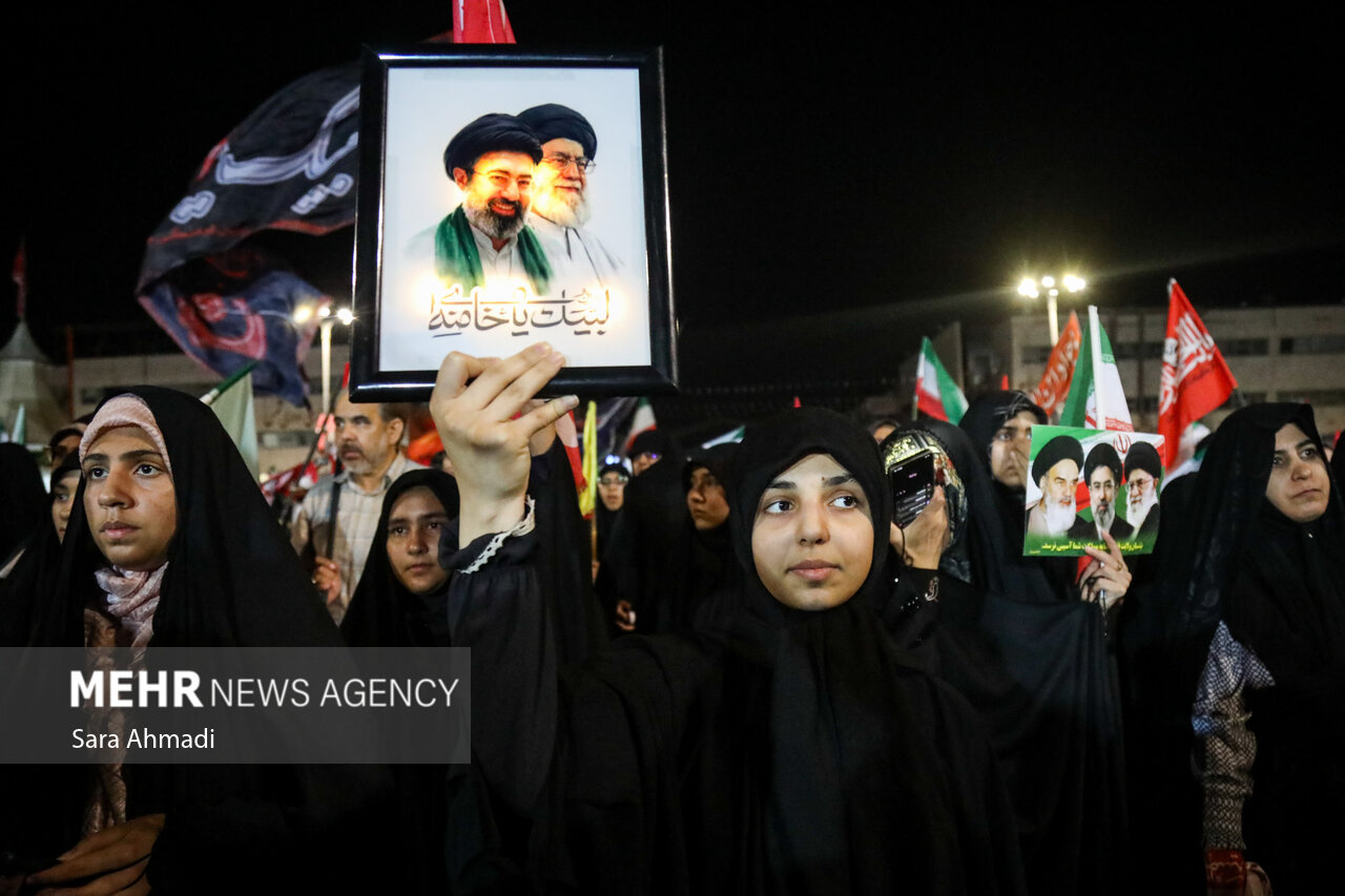 محفل اربعین تدفین رهبر شهید انقلاب در مشهد