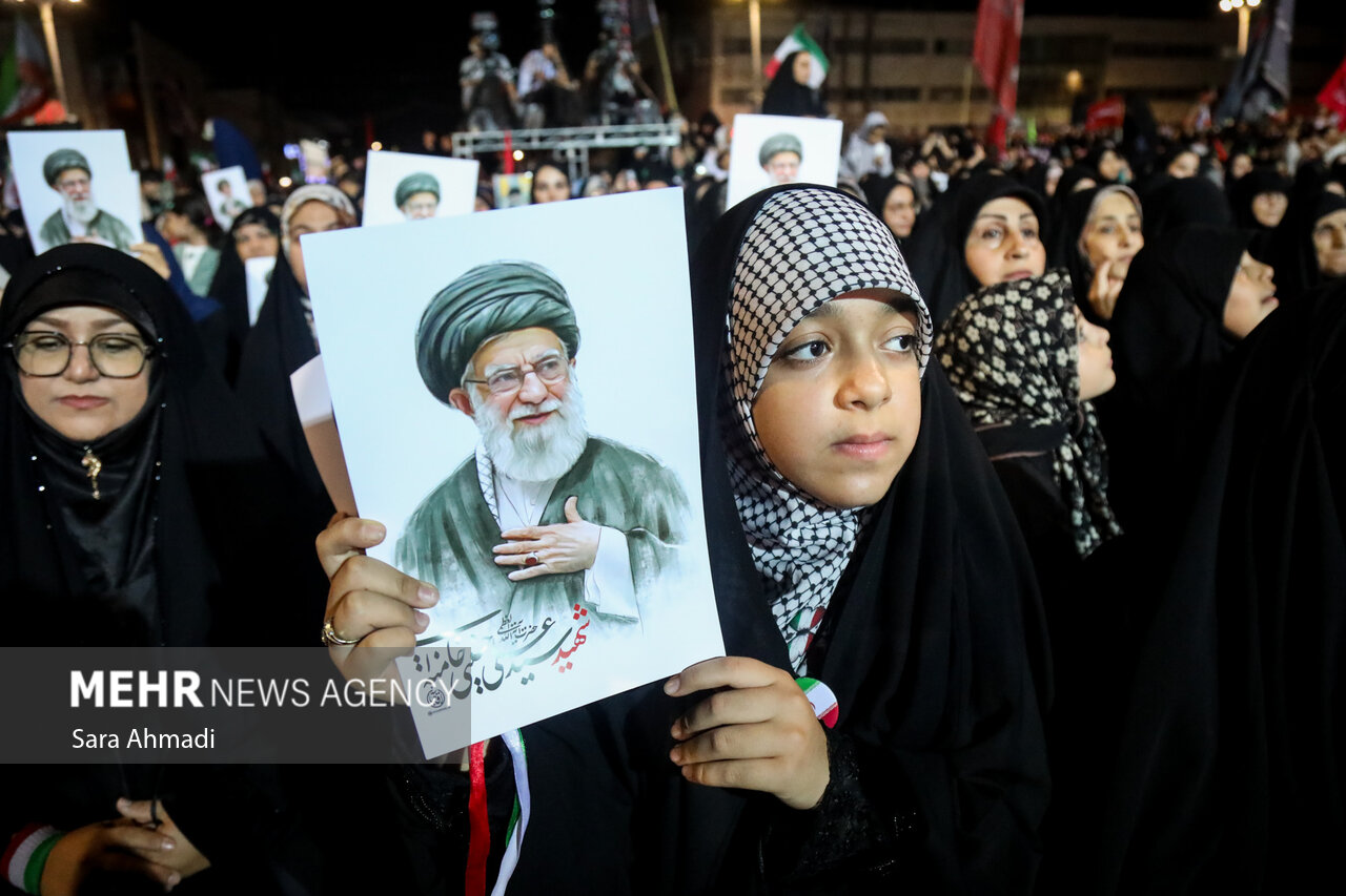 محفل اربعین تدفین رهبر شهید انقلاب در مشهد