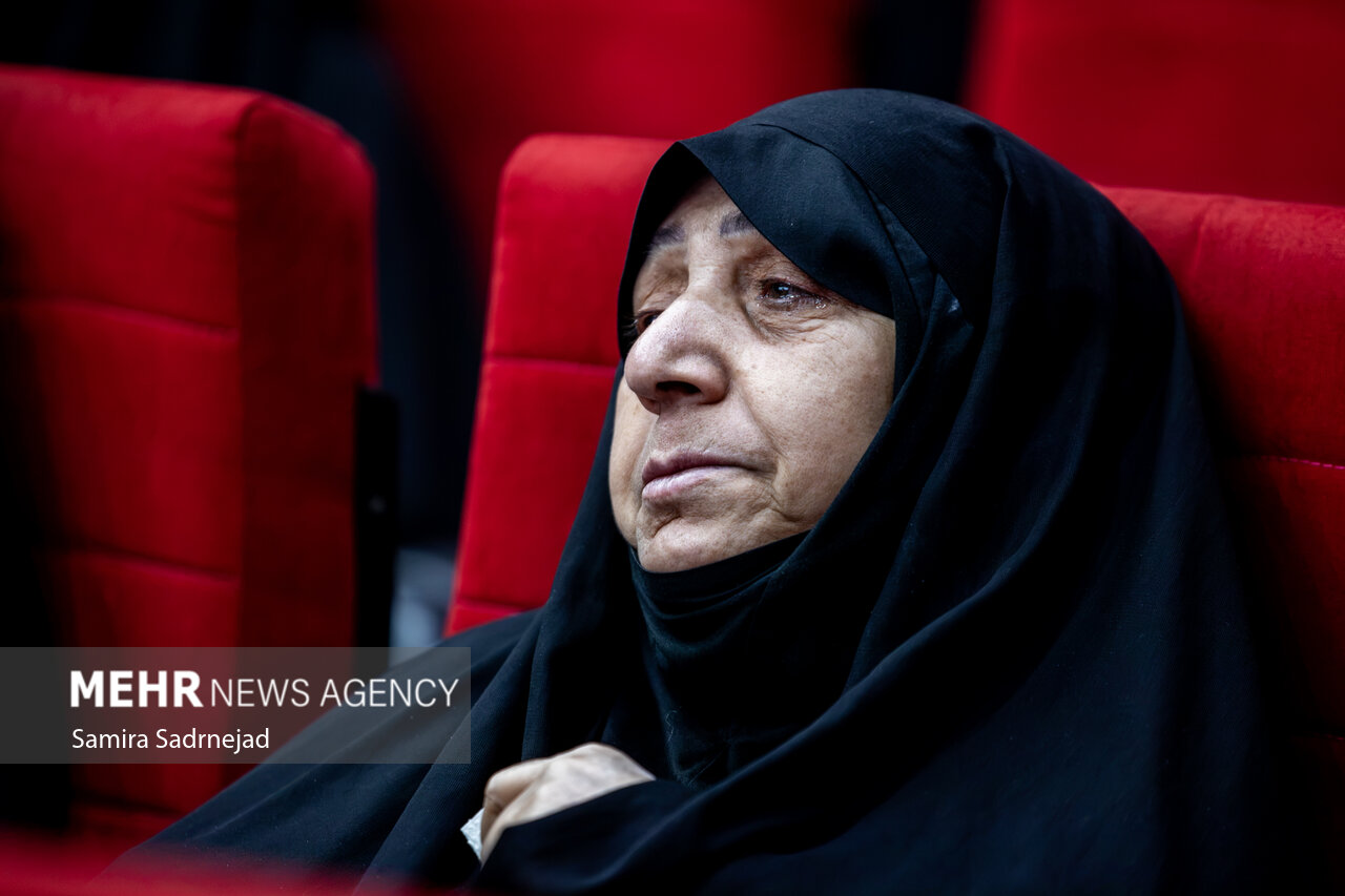خون دلی که لعل شد