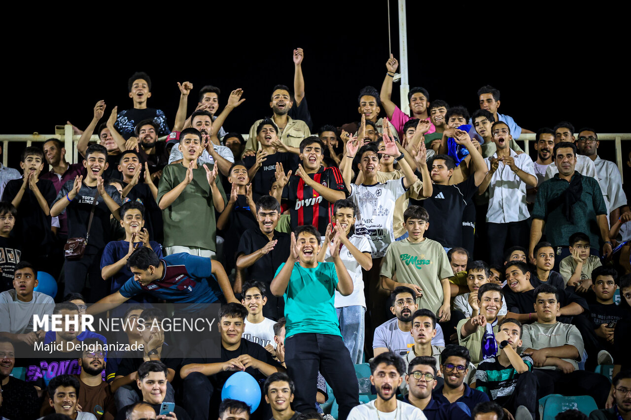 لیگ برتر فوتبال - تراکتور و چادرملو