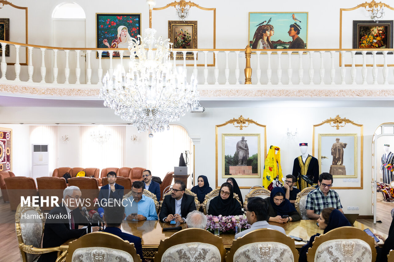 نشست خبری سفیر تاجیکستان در ایران
