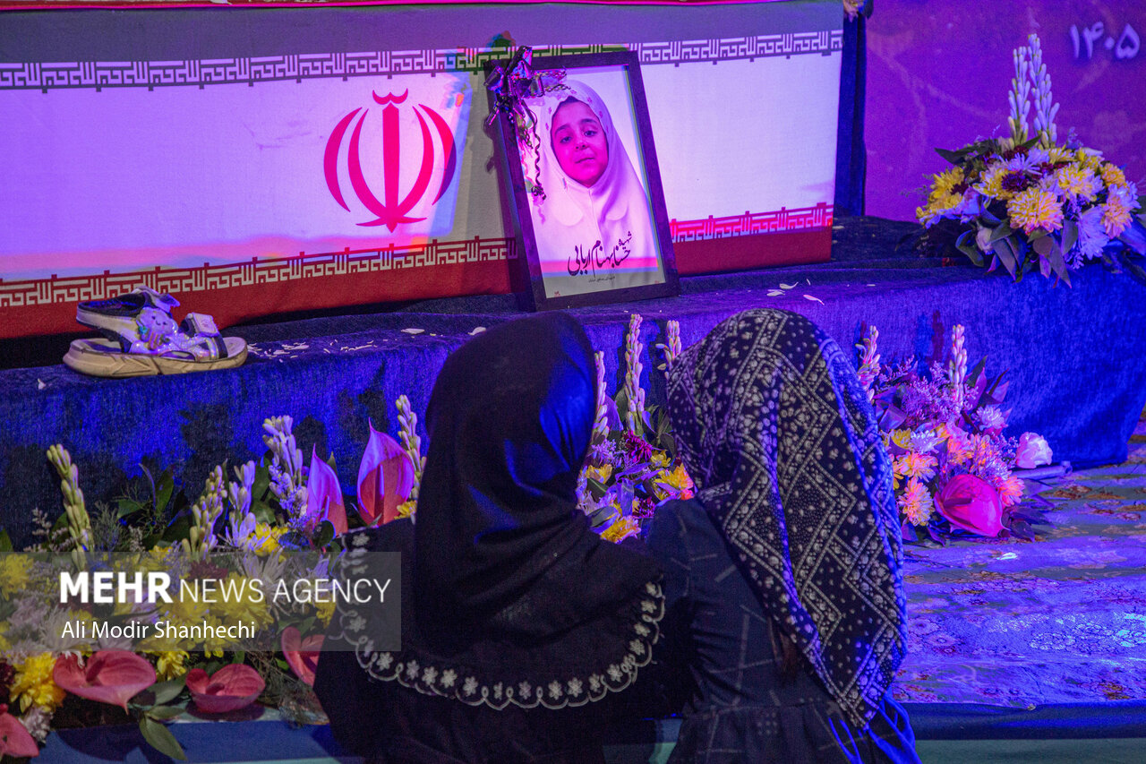 وداع با پیکر شهدای سنگر خیابان در مشهد