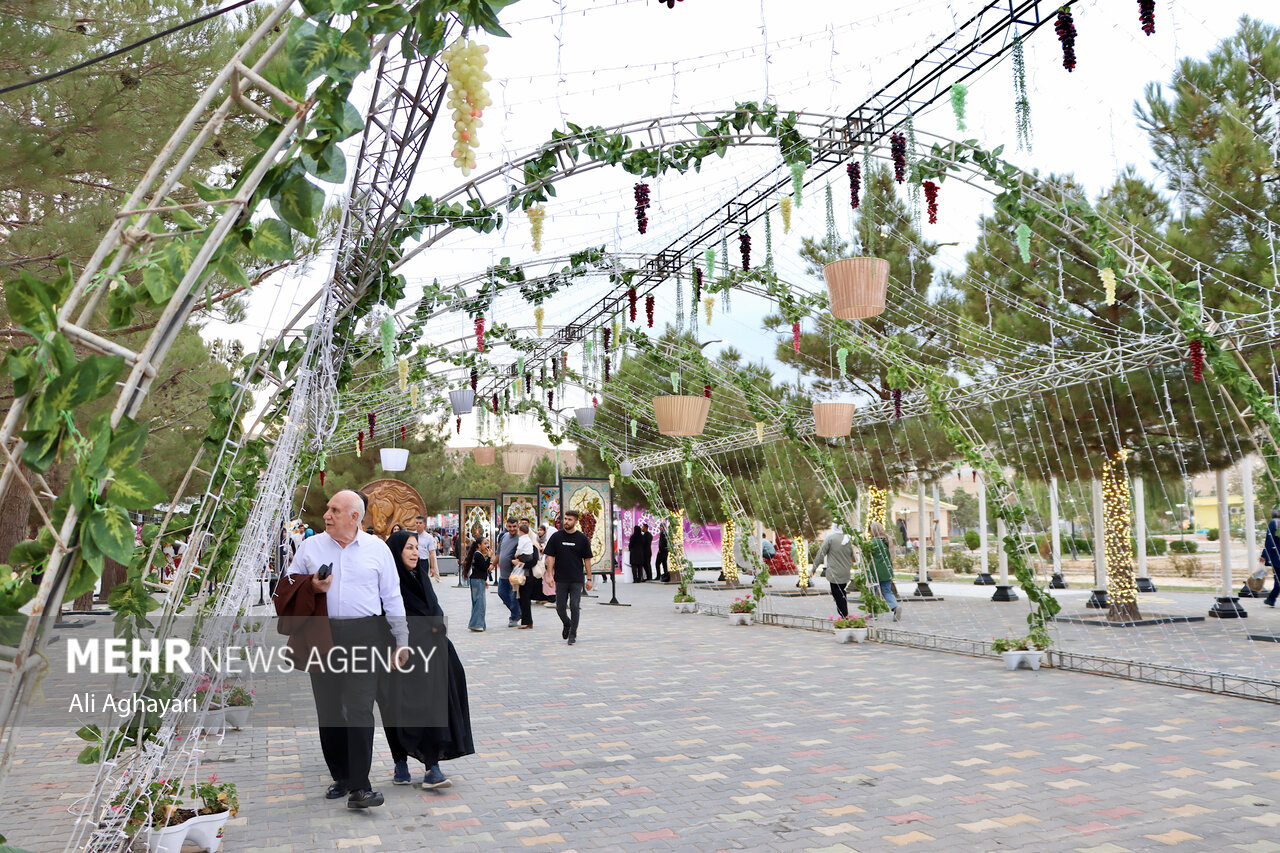 نهمین دوره جشنواره انگور ارومیه