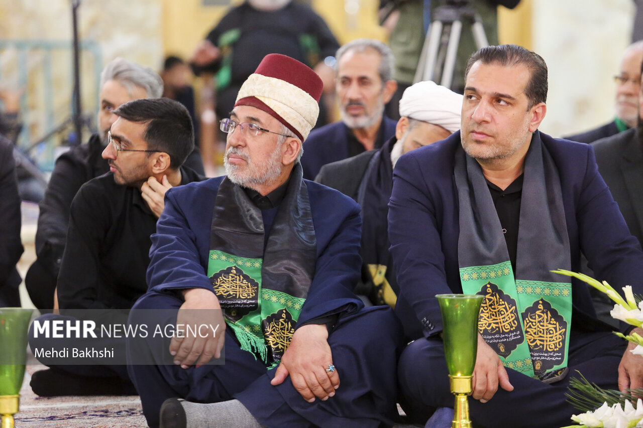 آیین شمعدان گردانی خادمان حرم حضرت معصومه(س)