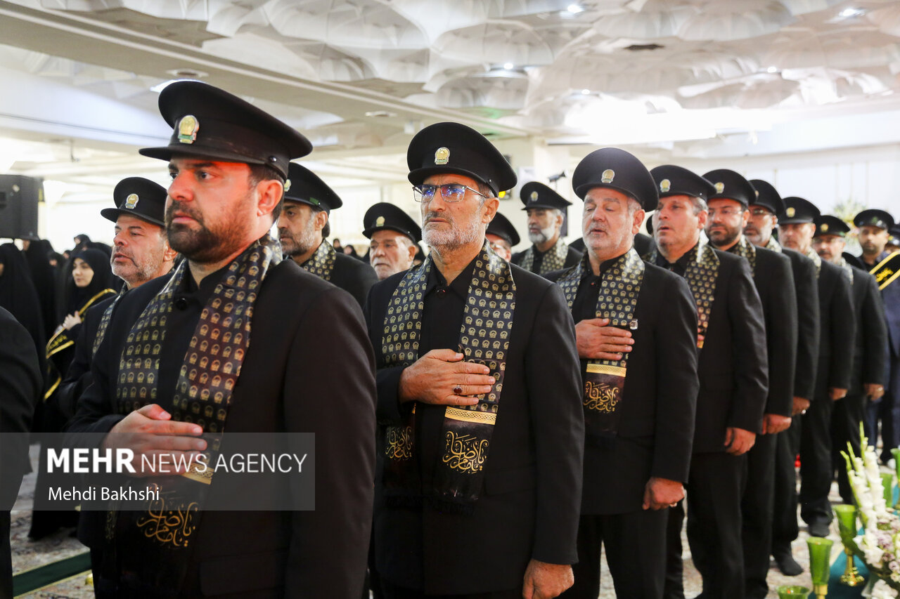 آیین شمعدان گردانی خادمان حرم حضرت معصومه(س)