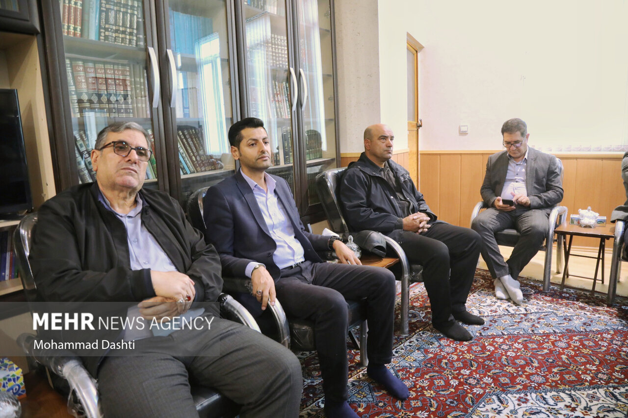 دیدار فعالان گردشگری با نماینده ولی فقیه در استان اردبیل