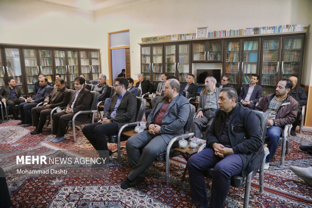دیدار فعالان گردشگری با نماینده ولی فقیه در استان اردبیل