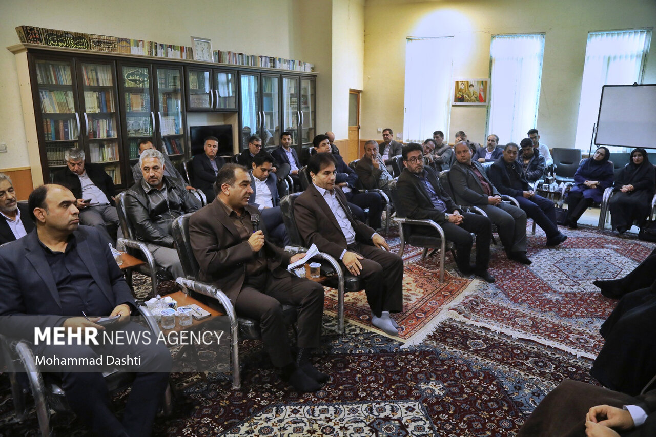 دیدار فعالان گردشگری با نماینده ولی فقیه در استان اردبیل