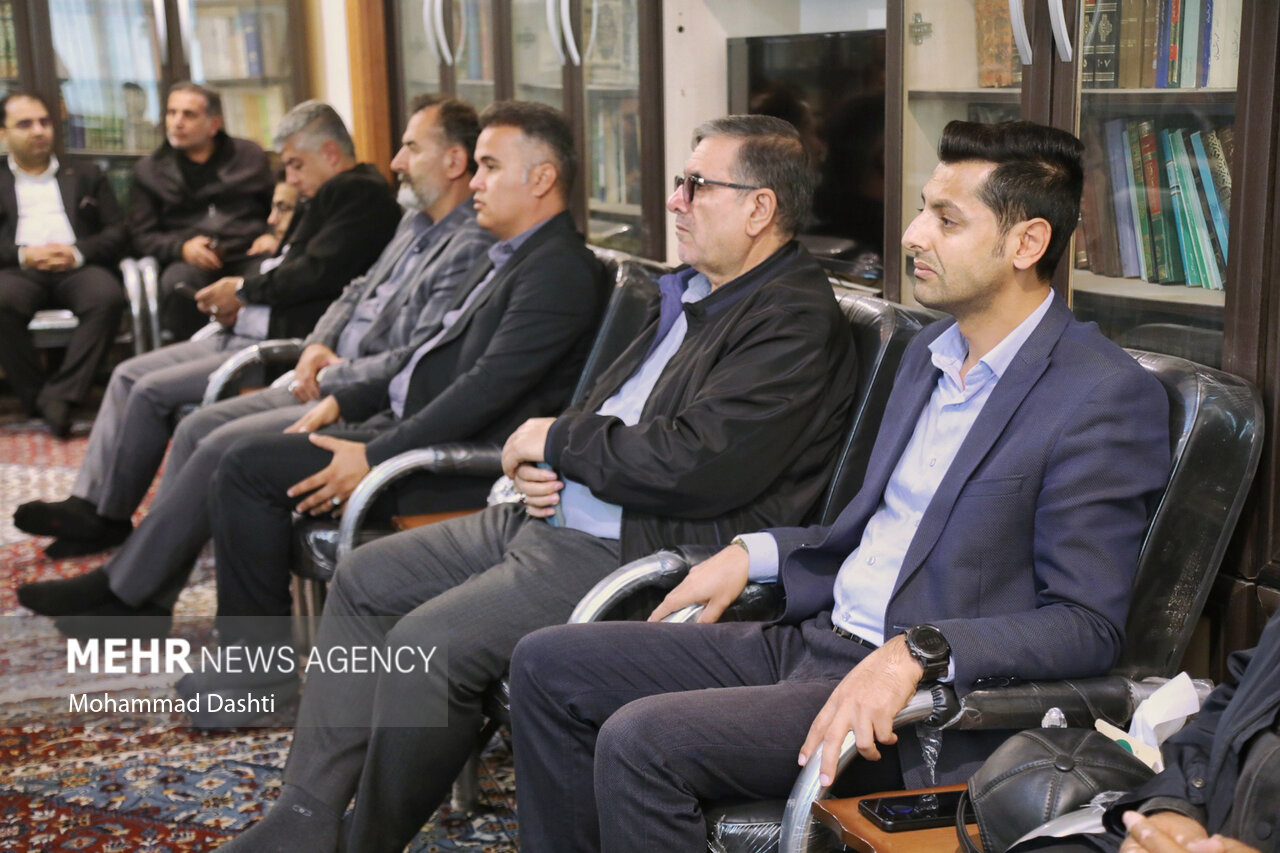 دیدار فعالان گردشگری با نماینده ولی فقیه در استان اردبیل