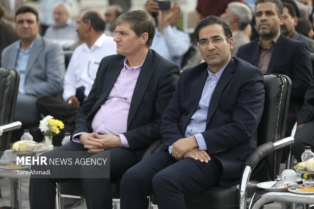 جشنواره روز ملی روستا و عشایر در آرامگاه فردوسی