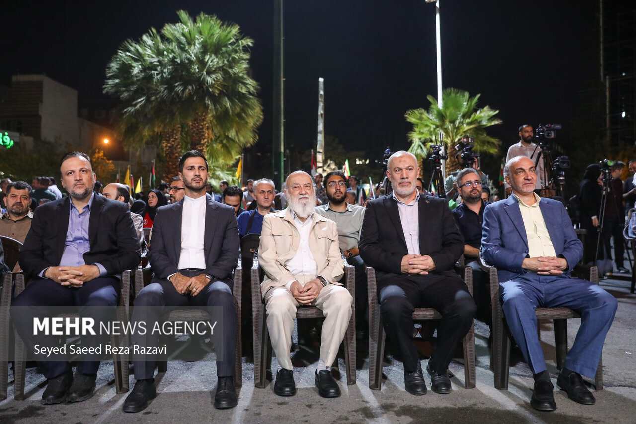آیین رونمایی از سردیس شهید «حاج رمضان»