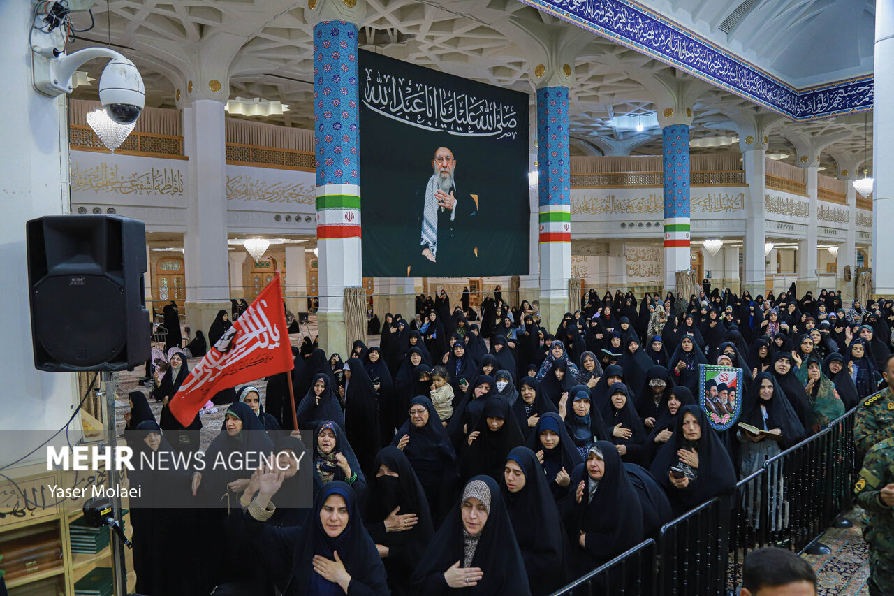 وداع با پیکر شهید عباس آقایی در حرم حضرت معصومه(س)