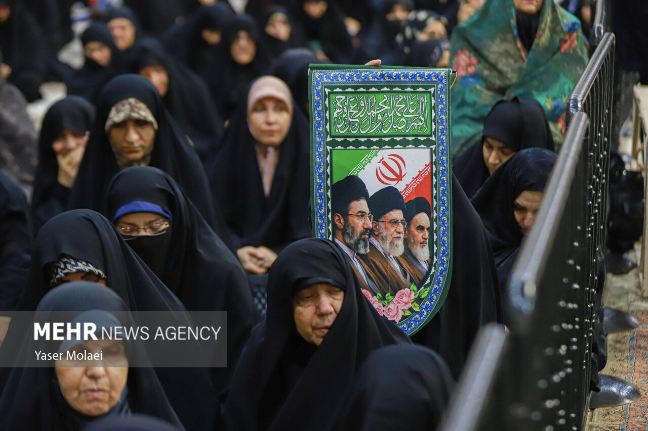 وداع با پیکر شهید عباس آقایی در حرم حضرت معصومه(س)