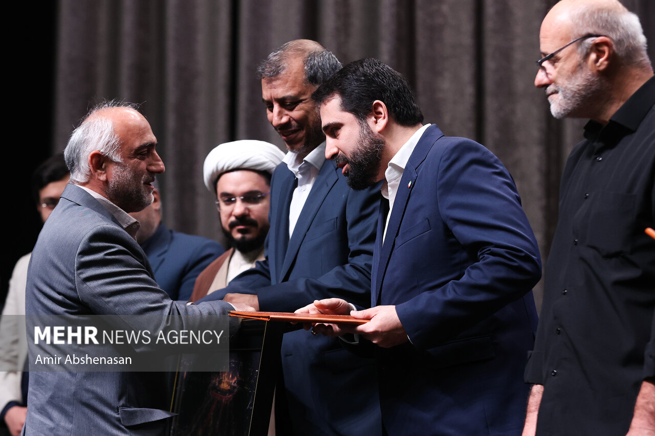 نشست خبری رئیس مرکز ملی فضای مجازی