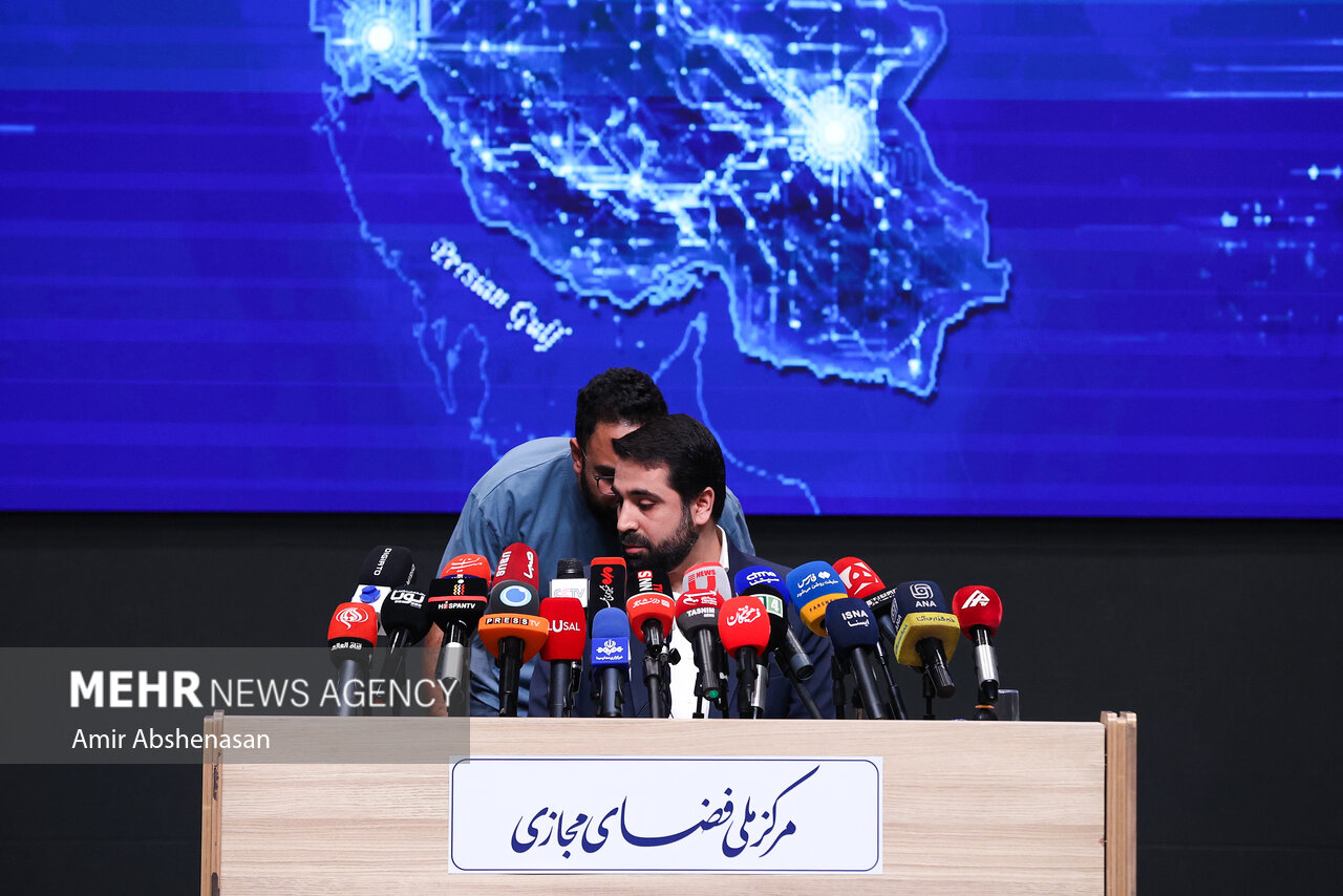 نشست خبری رئیس مرکز ملی فضای مجازی