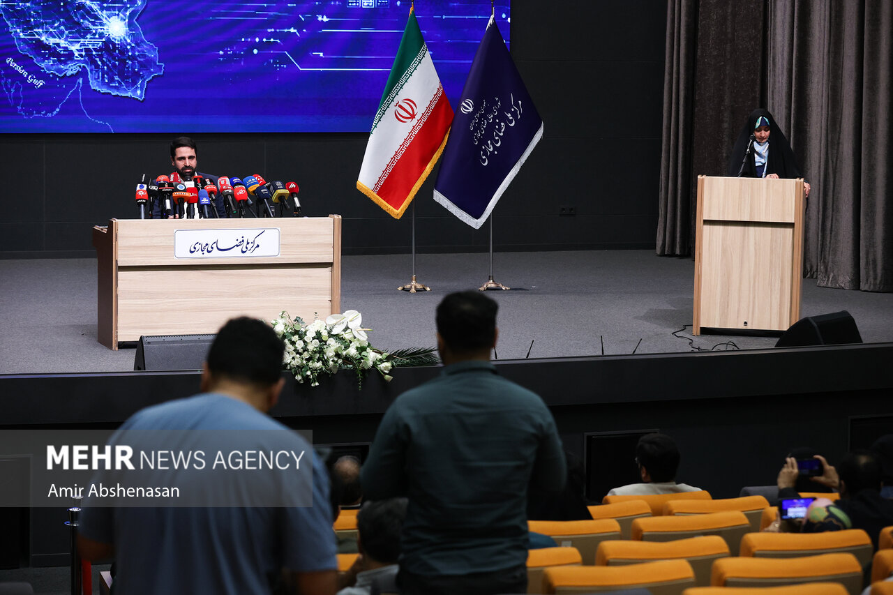 نشست خبری رئیس مرکز ملی فضای مجازی