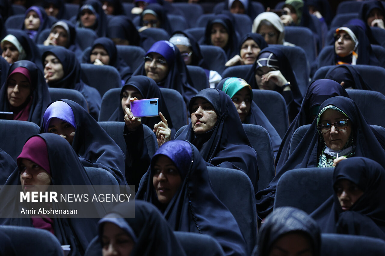 آیین رونمایی از آثار جدید نشر ۲۷ بعثت