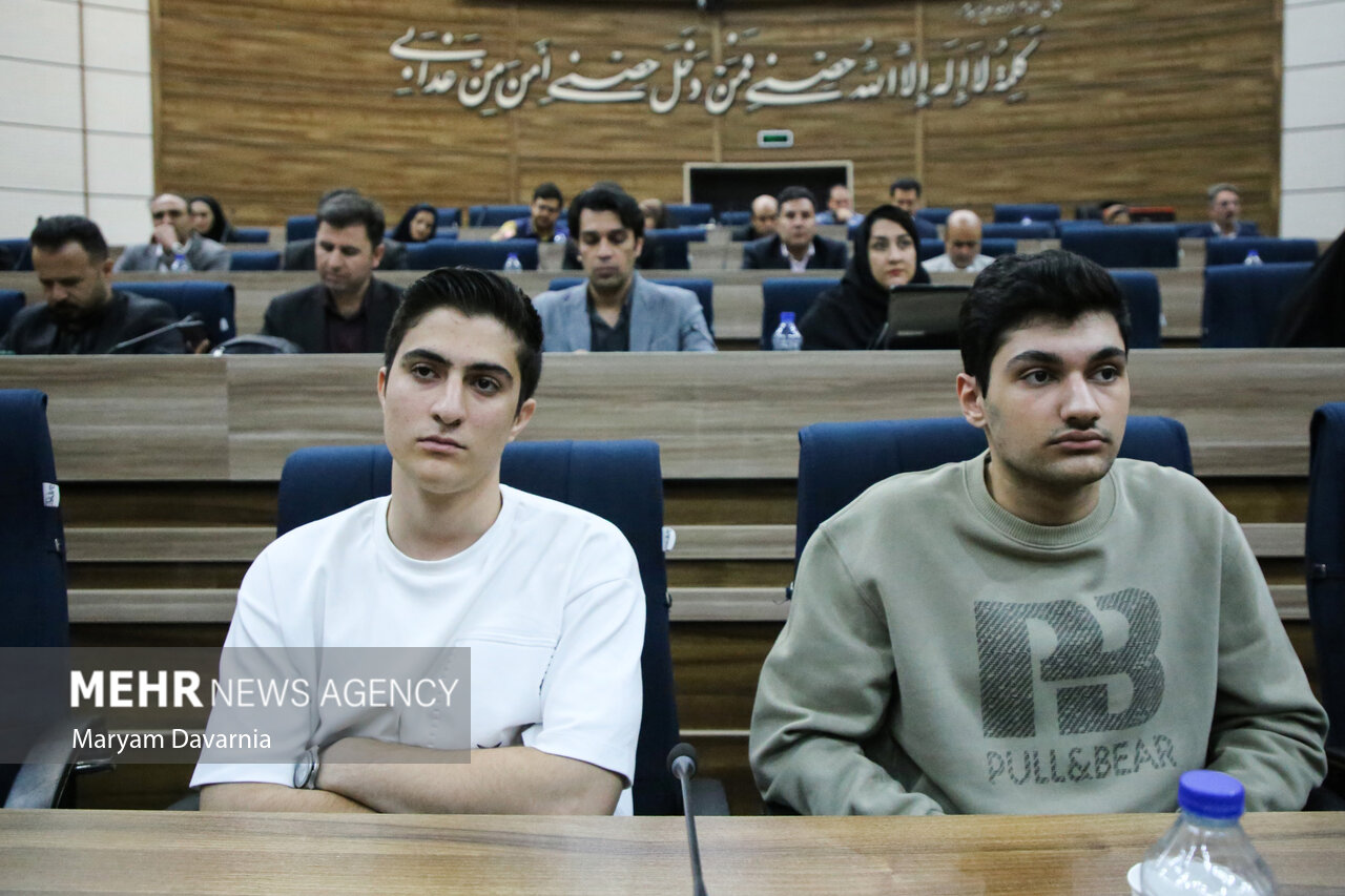 تجلیل از رتبه های برتر کنکور سراسری ۱۴۰۵ در بجنورد