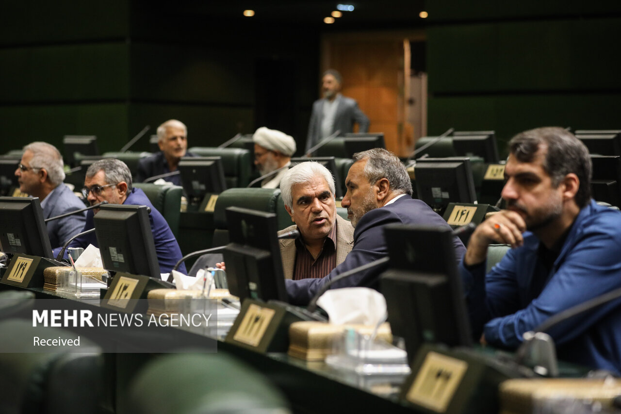 نشست علنی مجلس - یکشنبه ۳ آبان ۱۴۰۵
