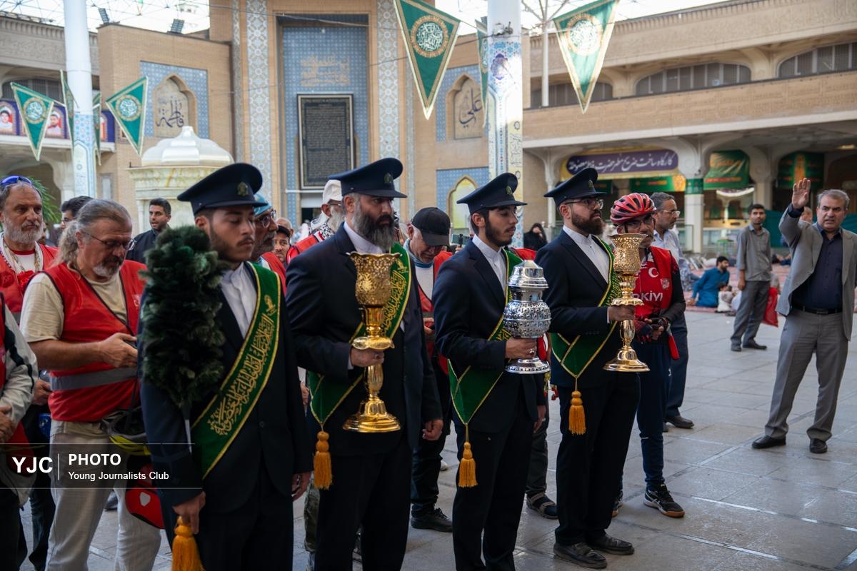 حضور کاروان دوچرخه سواری ترکیه به یاد شهدای میناب در حرم بانوی کرامت(س) حضور کاروان دوچرخه سواری ترکیه به یاد شهدای میناب در حرم بانوی کرامت(س)