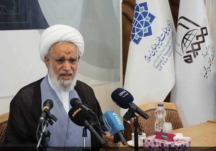 اصل بر صلح است؛ ورود به جنگ و مذاکره منوط به اذن ولیفقیه است اصل بر صلح است؛ ورود به جنگ و مذاکره منوط به اذن ولیفقیه است