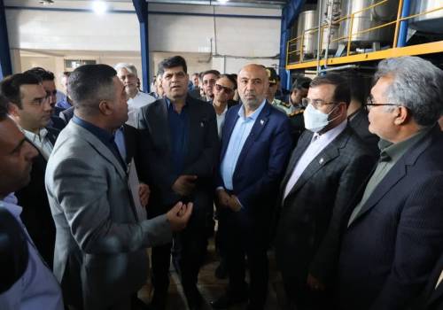 بازدید وزیر تعاون از کارخانه تولید شیرین قند نوین پاسارگاد مرودشت بازدید وزیر تعاون از کارخانه تولید شیرین قند نوین پاسارگاد مرودشت