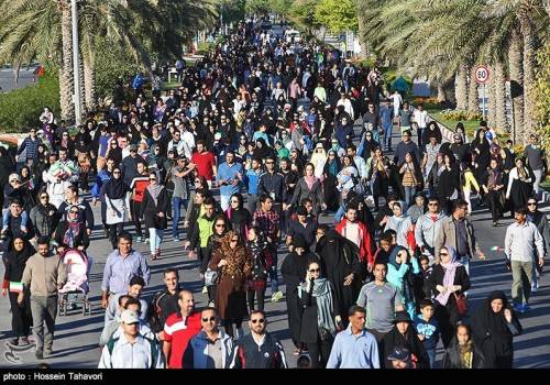 لحظه شماری برای آغاز آیین بزرگ پیاده روی در شهر فرزانگان لحظه شماری برای آغاز آیین بزرگ پیاده روی در شهر فرزانگان